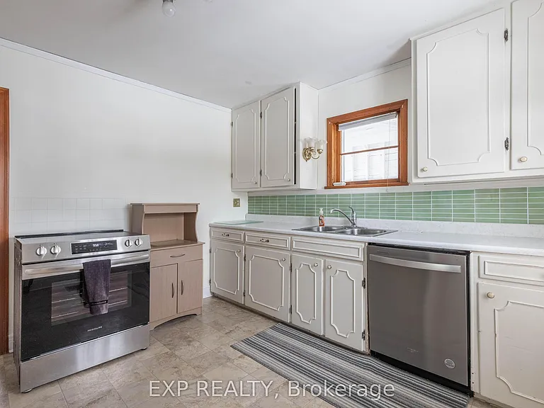 412 S Pelham Rd — Photo 13