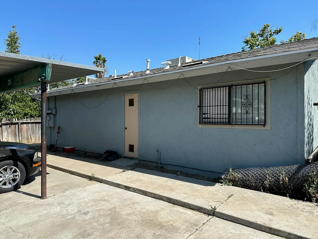 2 bed, 800 sqft, $1,200 — Photo 2