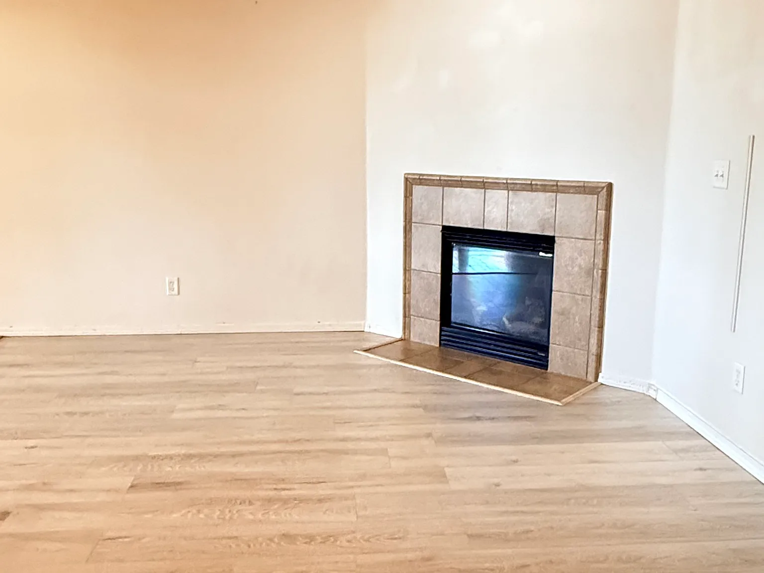 3 bed, 2.5 bath, 1500 sqft, $2,595 — Photo 4