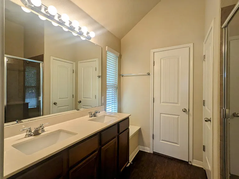 242 Rock Bluff Ln — Photo 15