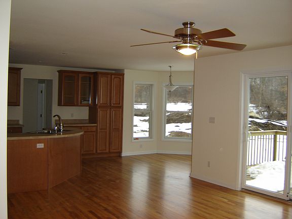 5th image of 11 Ligotino Ln