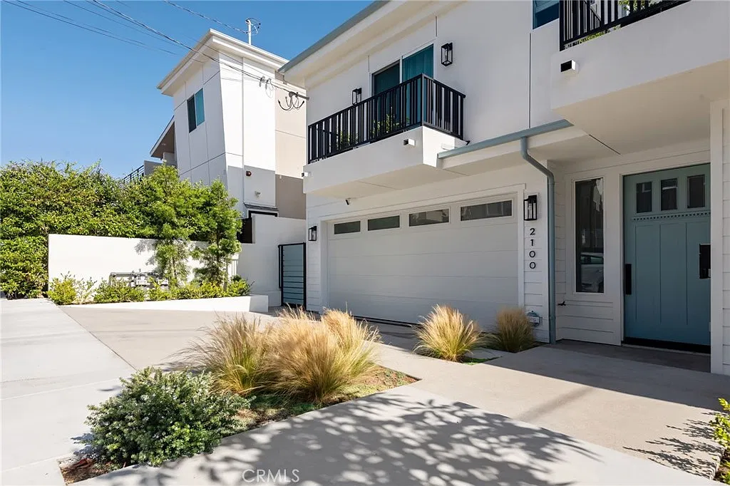 4 bed, 3.5 bath, 2168 sqft, $7,995 — Photo 3