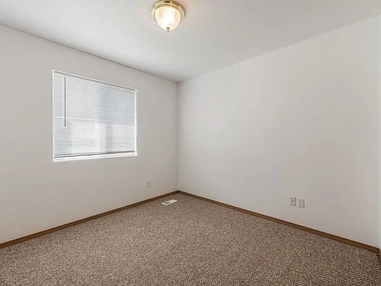1620 E Coeur D Alene Ave — Photo 13