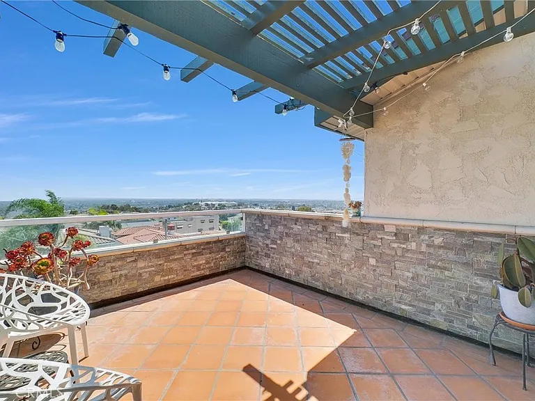 2215 Molino Ave #2215B — Photo 9