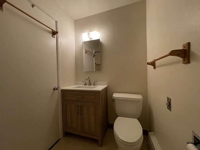 304 E Thomas St #4 — Photo 6