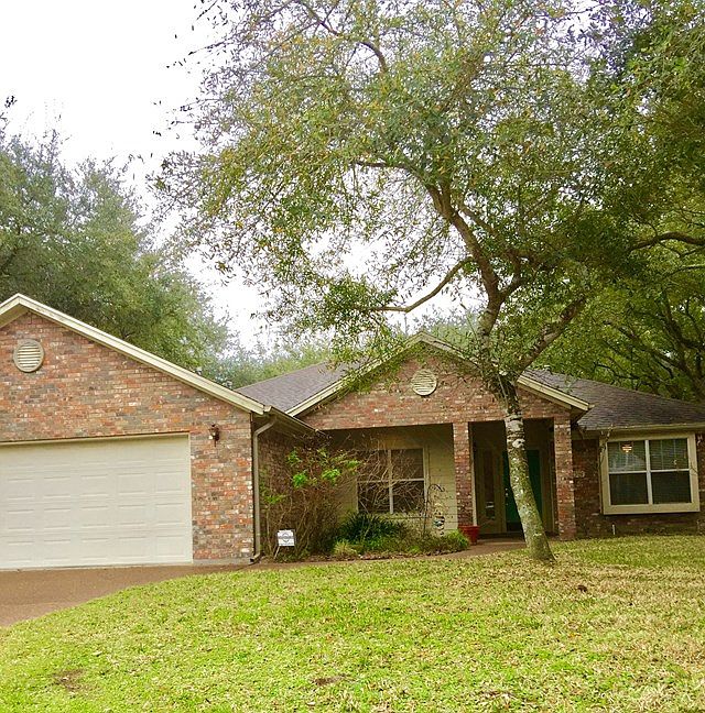 1st image of 108 Royal Oaks Dr