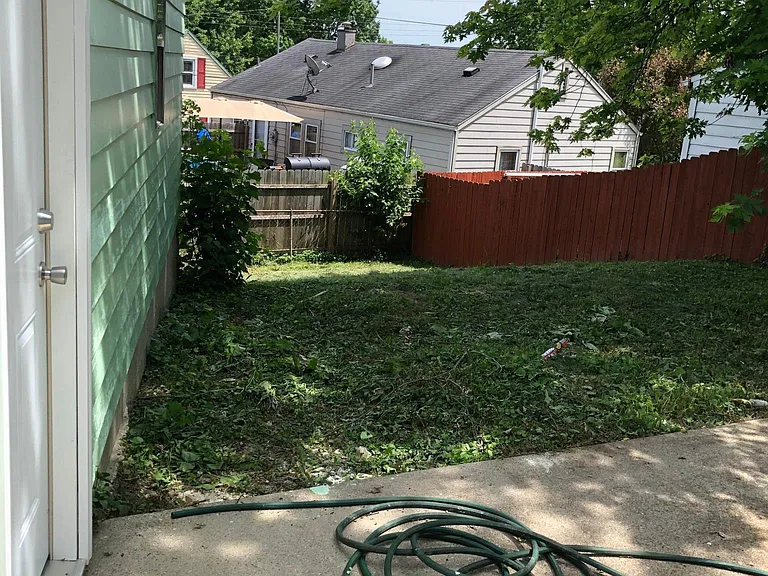 146 Valentine Dr — Photo 3