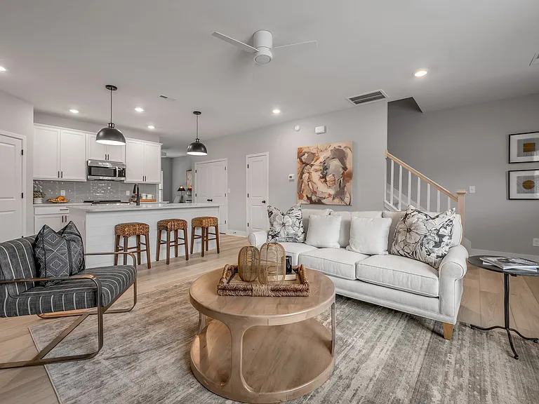 Belhurst Park Townhomes — Photo 7