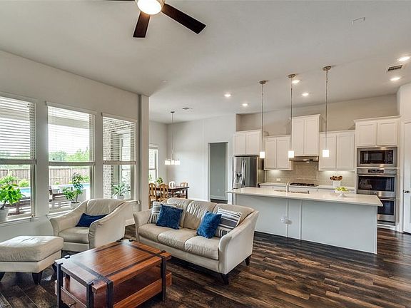 2nd image of 3013 Charles Dr