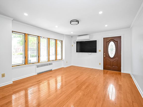 3rd image of 73-04 173rd St Floor 2