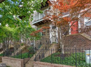 3054 S Glebe Rd, Arlington, VA 22206