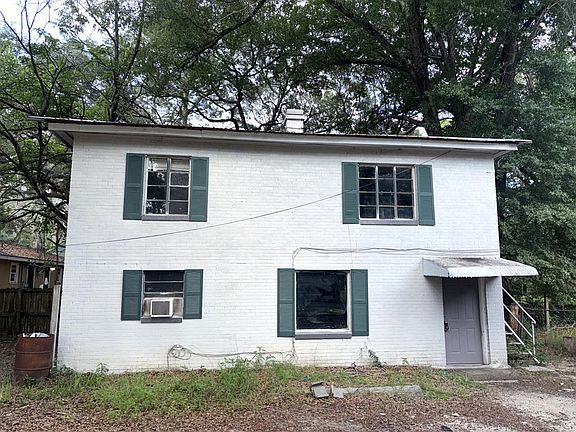 2nd image of 1508 N Van Buren St