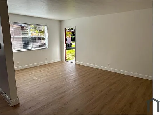 360 SW 27th Ter #B — Photo 8