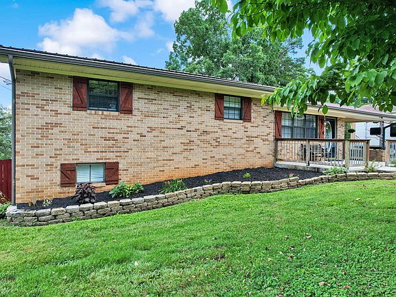4th image of 241 Belleview Dr SE
