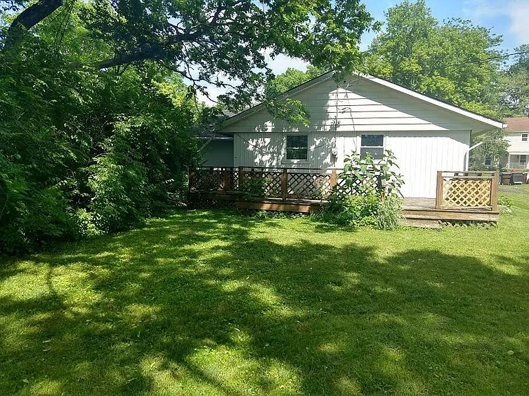 417 N Mechanic St — Photo 2