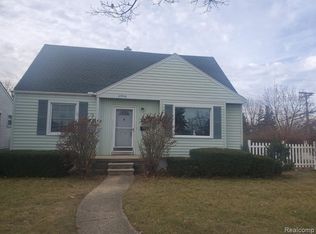 29941 Commonwealth St, Roseville, MI 48066