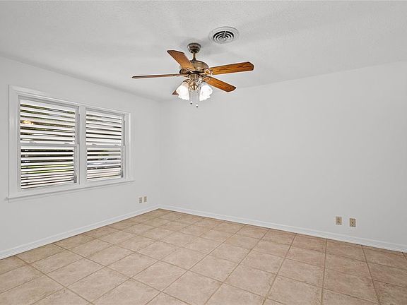 3rd image of 3002 Somerset Ave