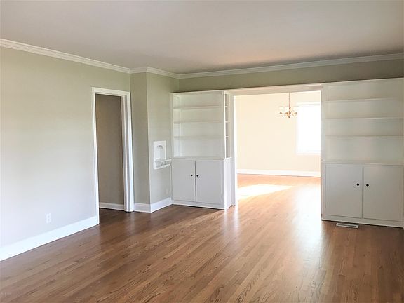 3rd image of 2855 Northwoods Dr