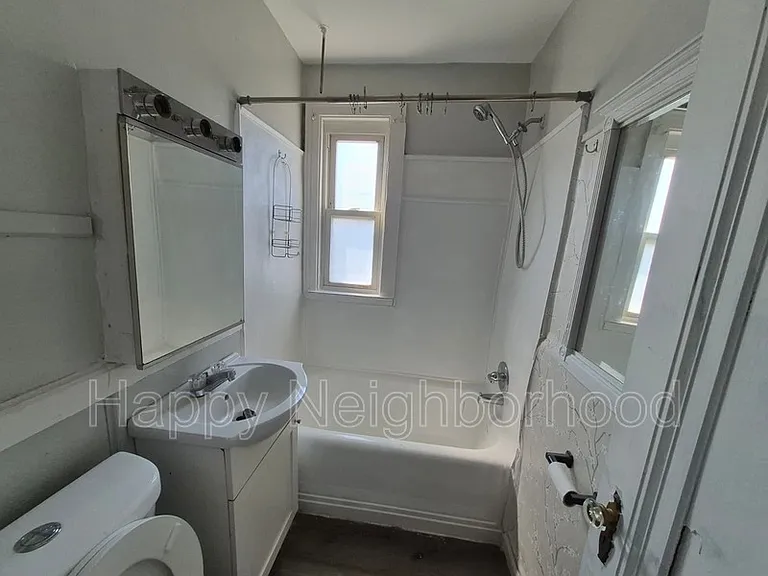 216 E Main St #7 — Photo 6