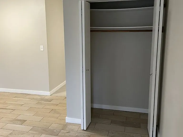 Mercer Crest Apartments — Photo 4
