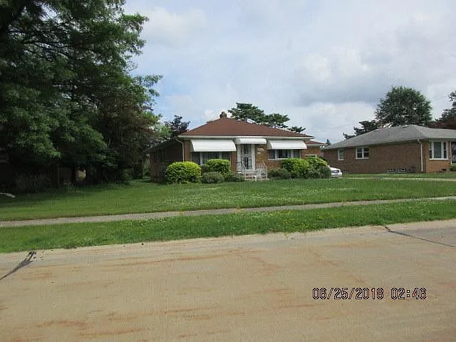 4695 Belfiore Rd photo 1