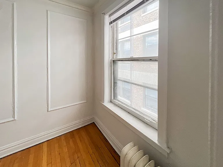 428-36 W. Surf — Photo 11