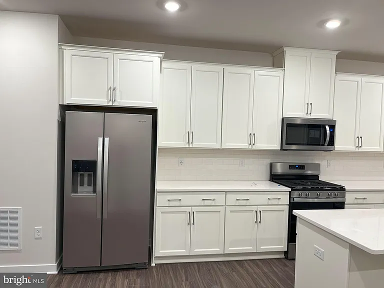 507 Titanium St — Photo 44