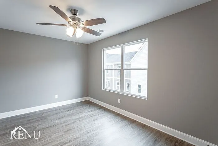 2334 E 18th Street Pl — Photo 15