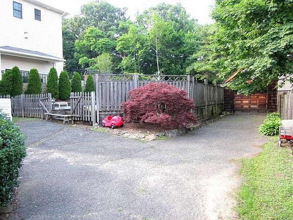 3rd image of 114 Satterthwaite Ave