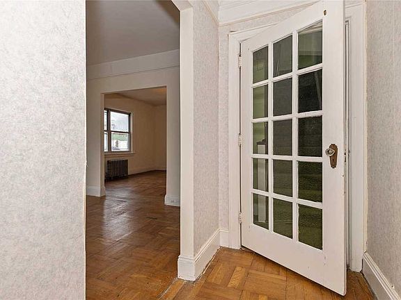 3rd image of 8253 166th St