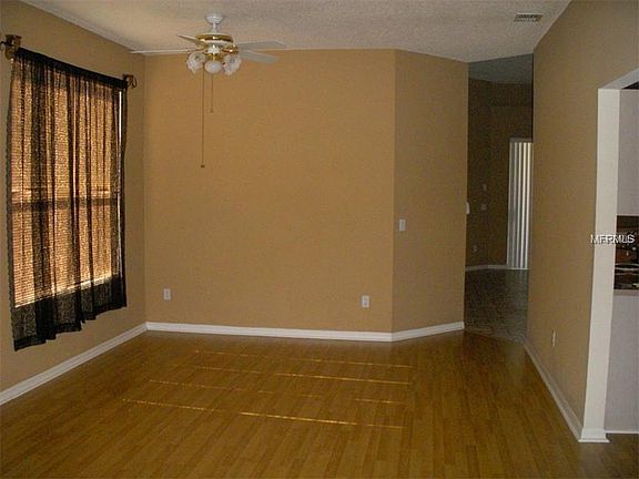 3rd image of 133 Queens Ct
