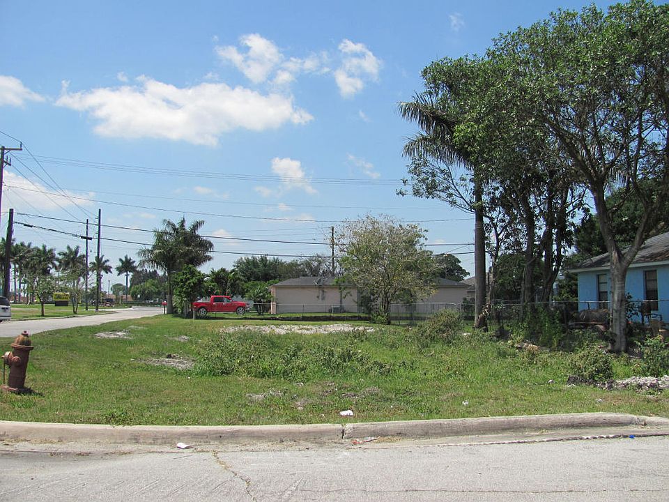 1st image of 105 NW 2nd Ave