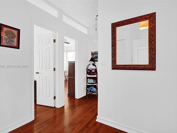 4th image of 1022 Euclid Ave APT 15