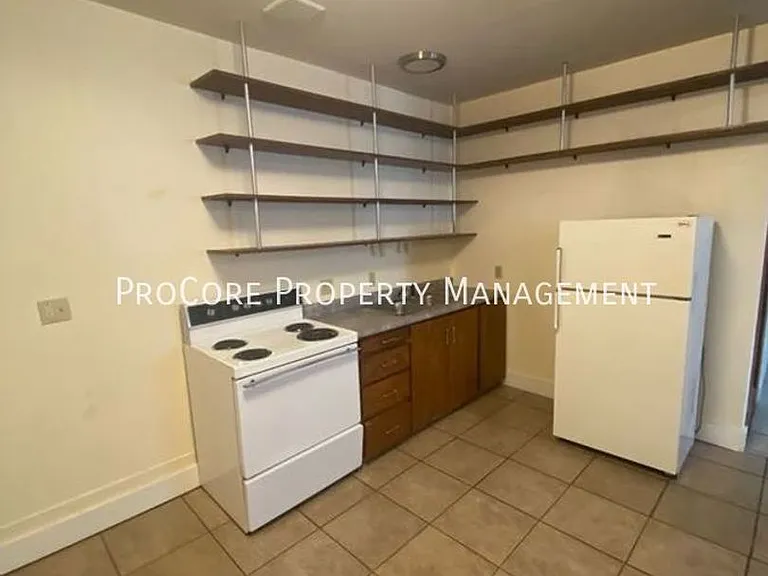 1207 W Washington St — Photo 32