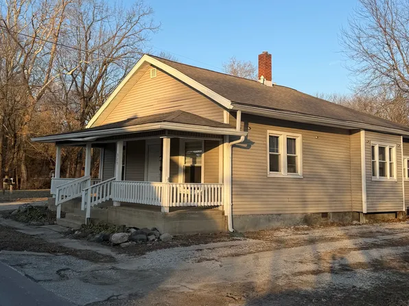 329 Avon Ave, Plainfield, IN 46168