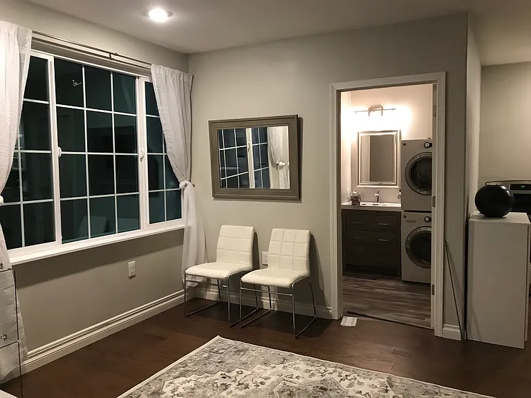 6213 Soundview Dr — Photo 2
