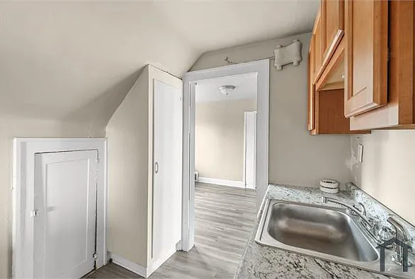 2 bed, $900 — Photo 3