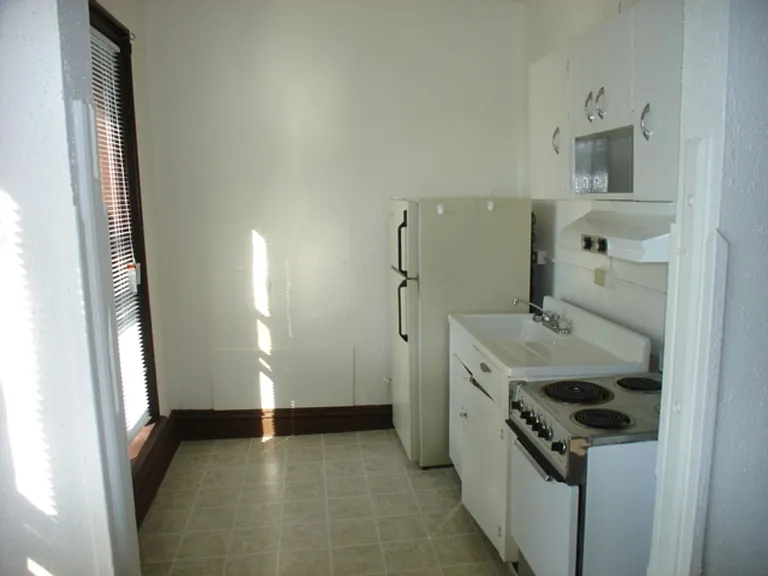 209 E Mifflin St — Photo 17