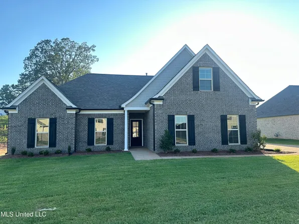 1799 Benton Dr, Nesbit, MS 38651