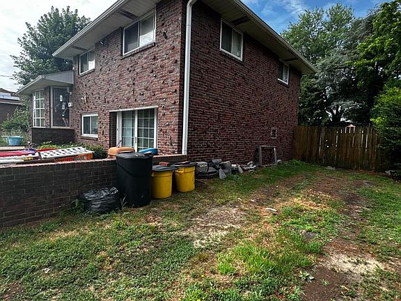 5th image of 4210 Garden Ave