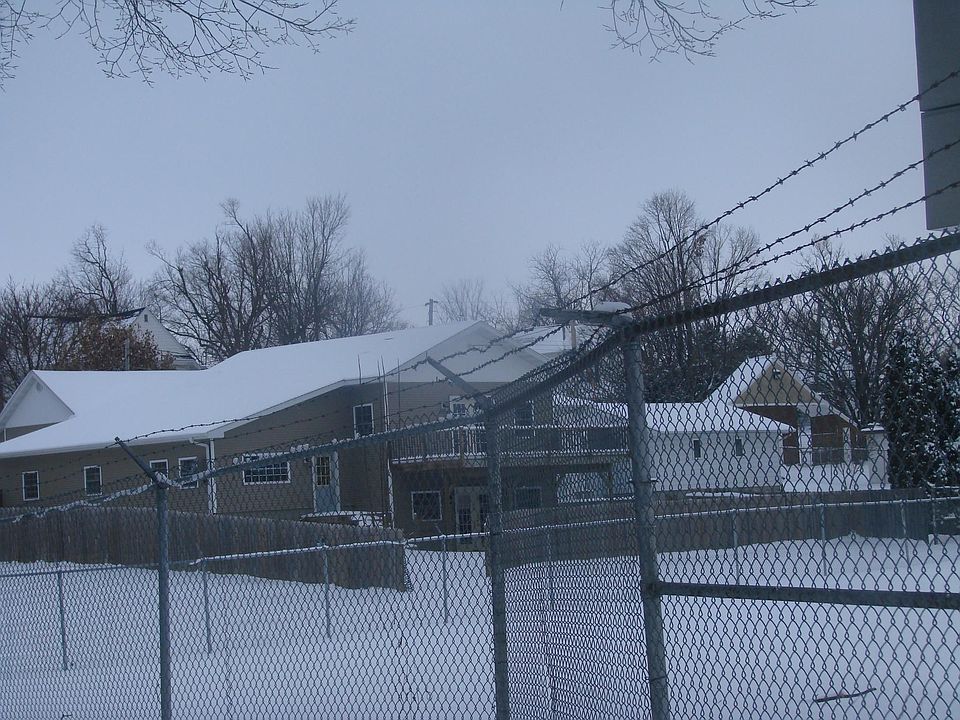 444 N 1st St, Oskaloosa, IA 52577 Zillow