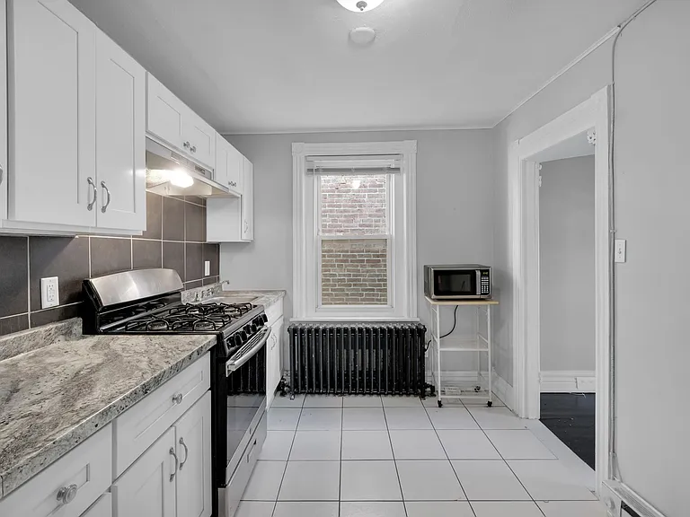 1409 W Linden St — Photo 11