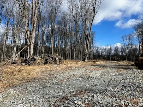Waterford Rd, Clarks Summit, PA 18411