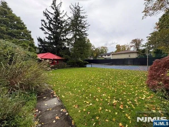 160 Demarest Avenue, Englewood Cliffs, NJ 07632