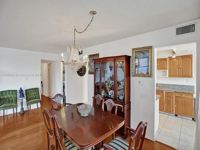 18051 Biscayne Blvd #304 — Photo 7