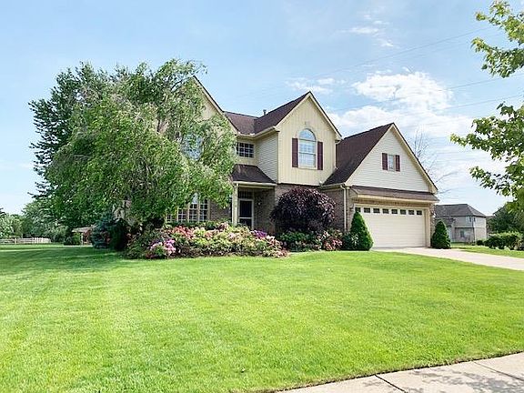2nd image of 4728 Azalea Dr