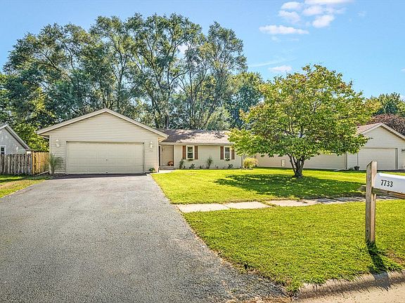 3rd image of 7733 Edwin Ln