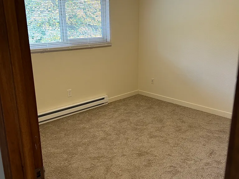 4073 Gilman Ave W — Photo 5