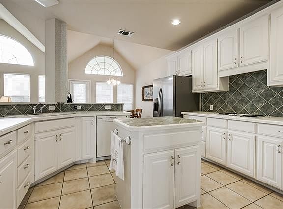 2nd image of 4800 Arbor Glen Dr