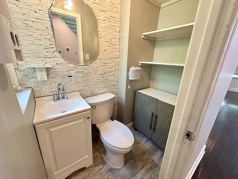 2545 Ellsworth St — Photo 4